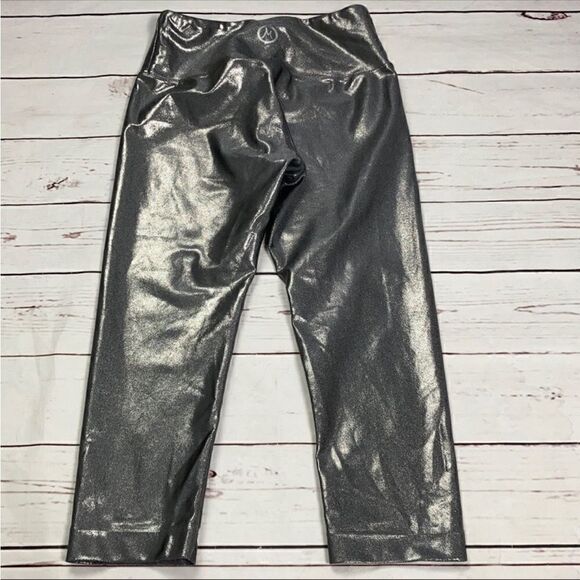 Mira Rae Silver Laila Metallic Capri Leggings - Picture 5 of 12